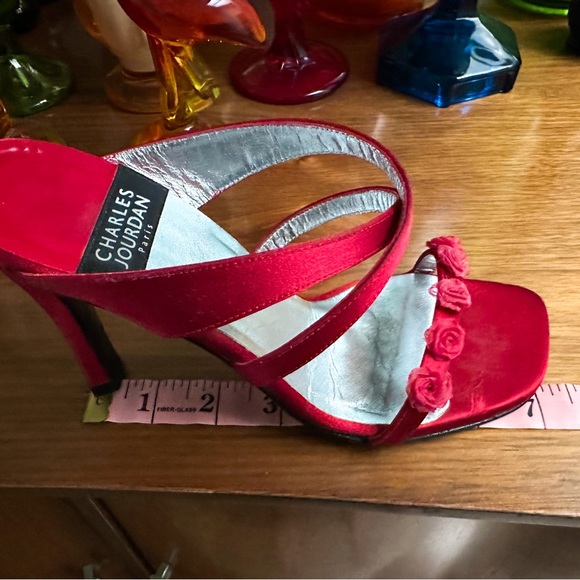Vintage Red Charles Jourdan Paris Strappy Satin Sandals Heels Size 6 1/2 Roses - Picture 12 of 13